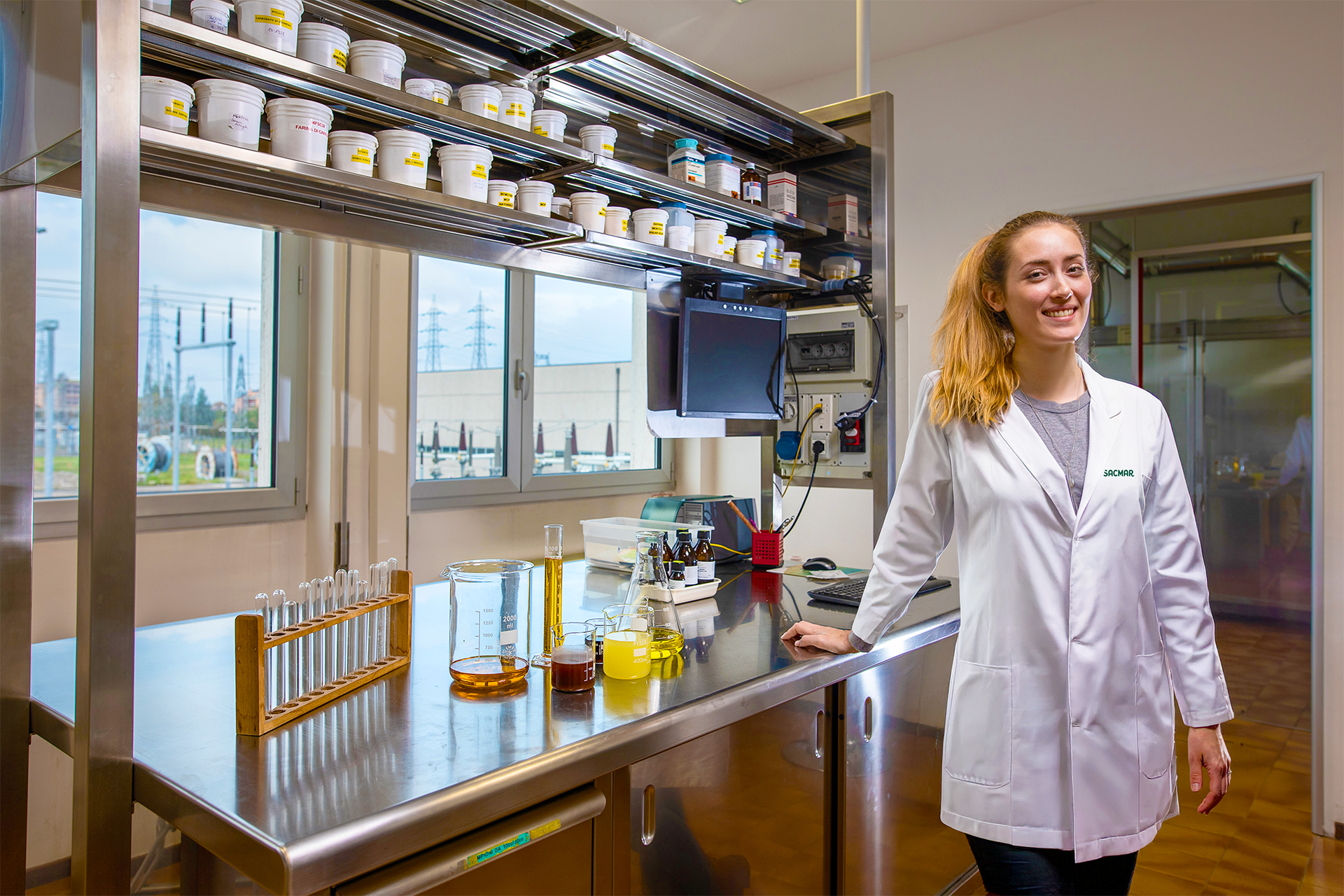 Researcher in the SACMAR laboratory